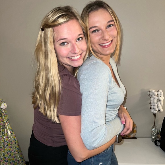 Meet your Posher, Emily - Picture 2 of 3